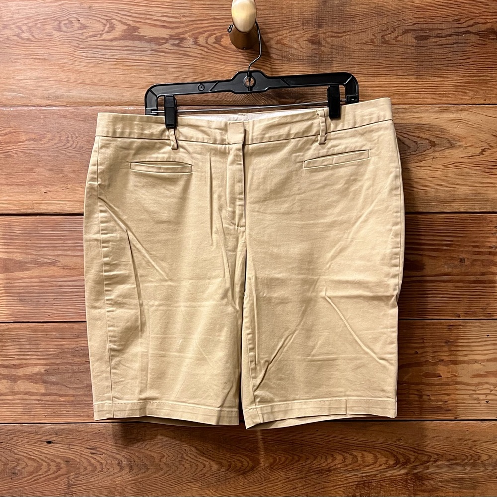 Lands' End Women's Tan Flat Front Shorts